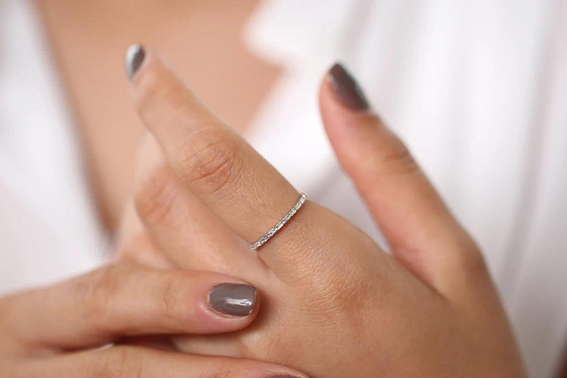 Minimal Tasarım Baget Pırlanta Yüzük - Pera - Mim Diamond