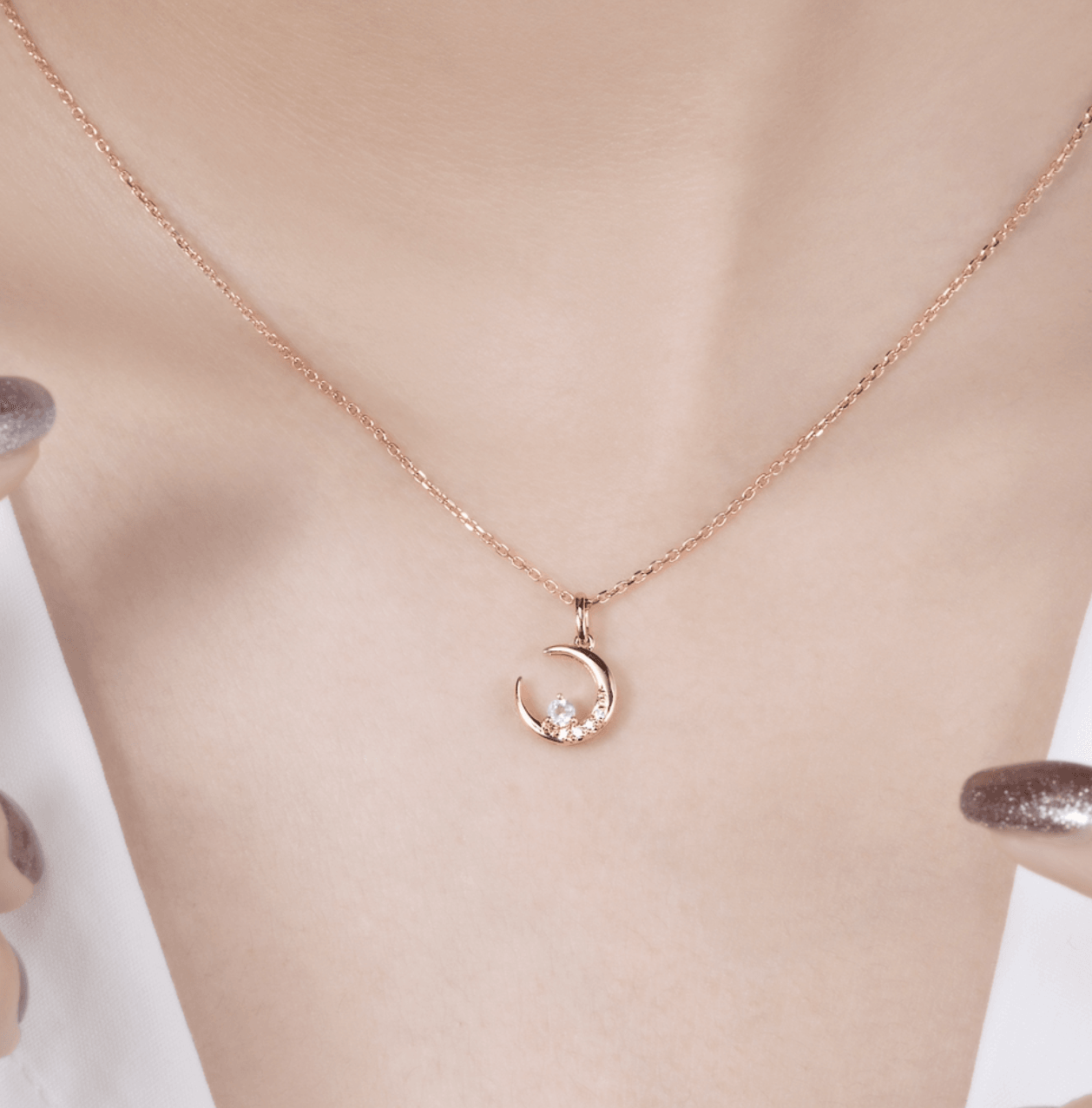 Hilal Aytaşı Pırlanta Kolye - Mim Diamond