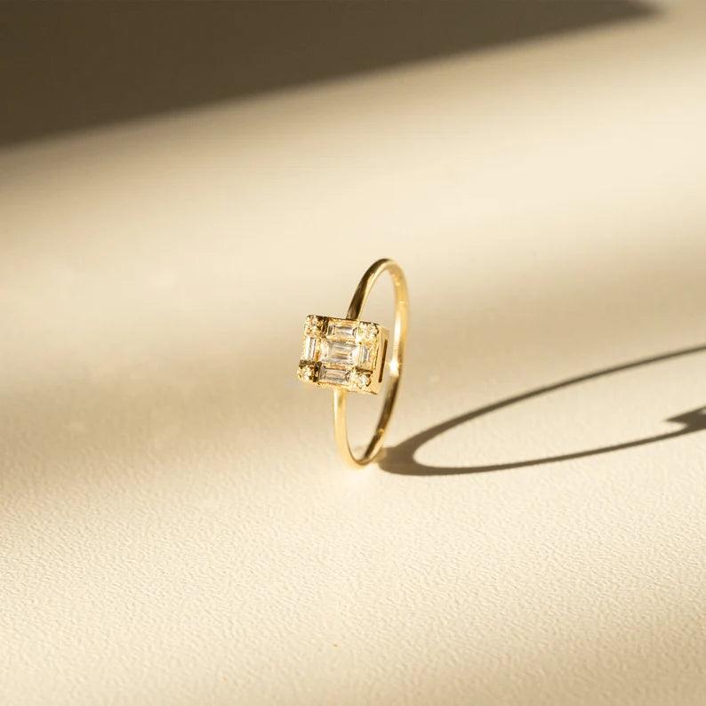 0.25 Karat Baget Pırlanta Yüzük - Karel - Mim Diamond