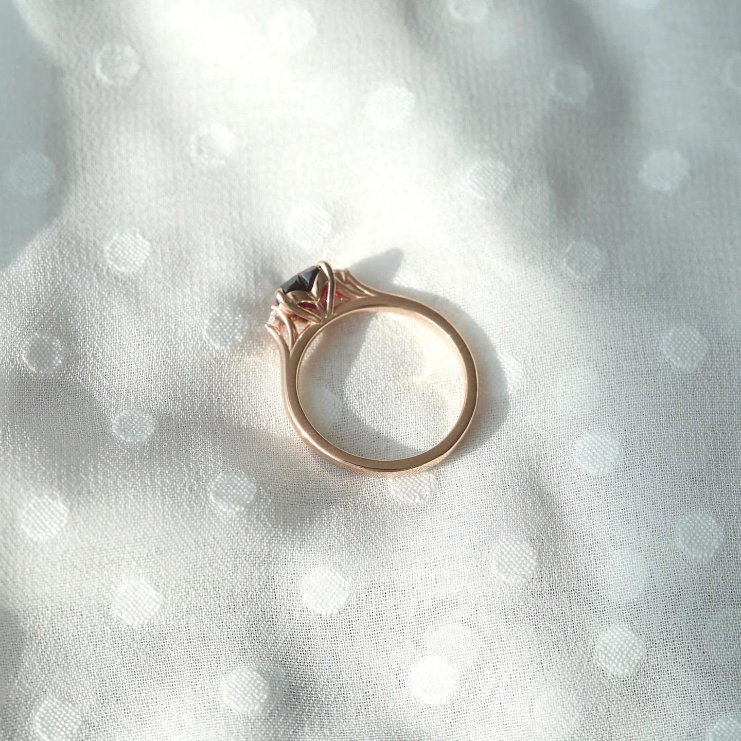 Yakut Kalp Pırlantalı Yüzük - Odyat