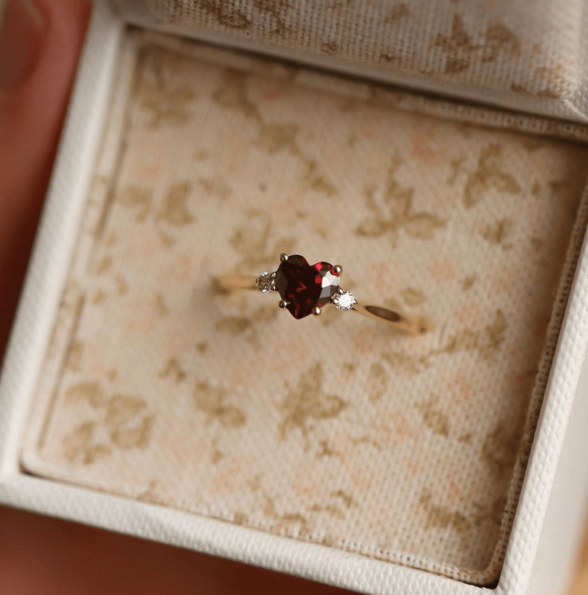 Yakut Kalp Pırlantalı Yüzük - Odyat