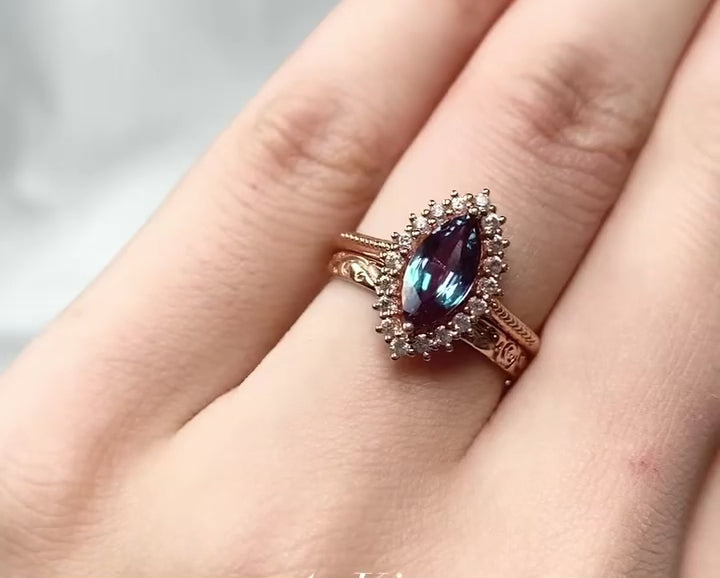 Vintage Wedding Band Ring - Rose