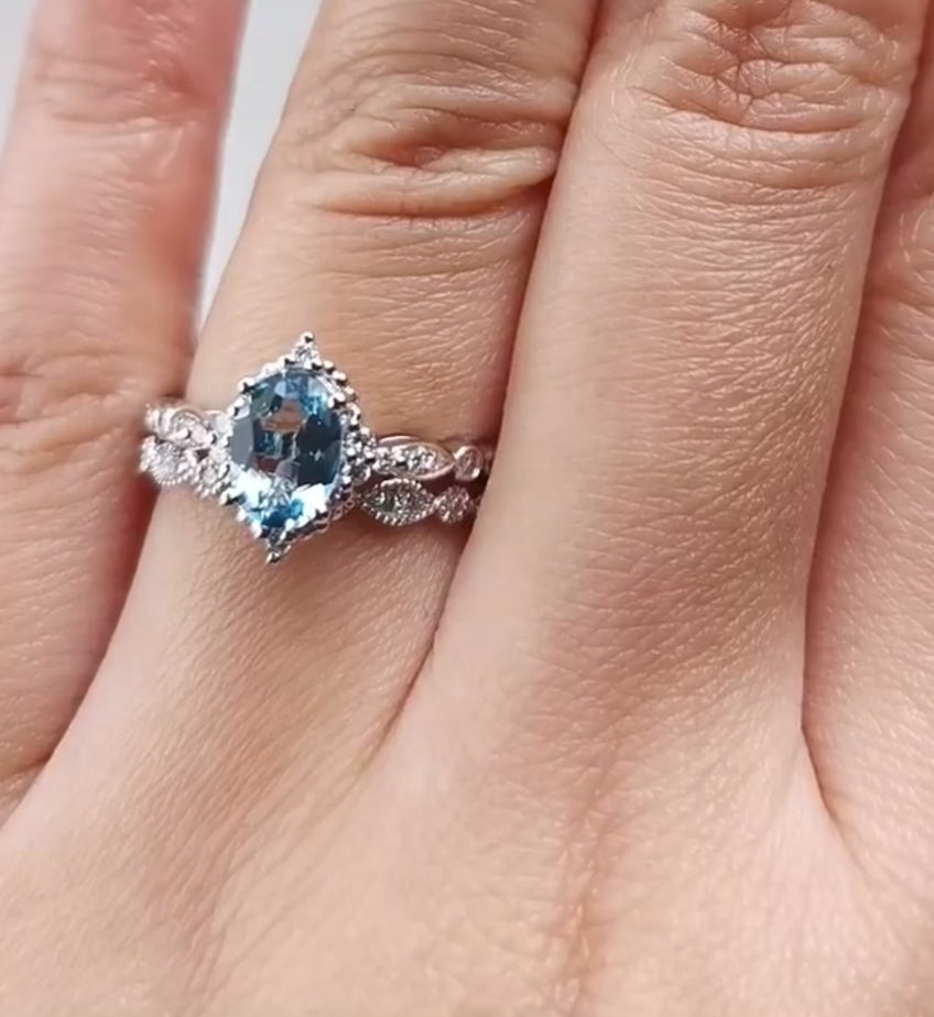 Oval Vintage Aquamarine Ring - Jabbah