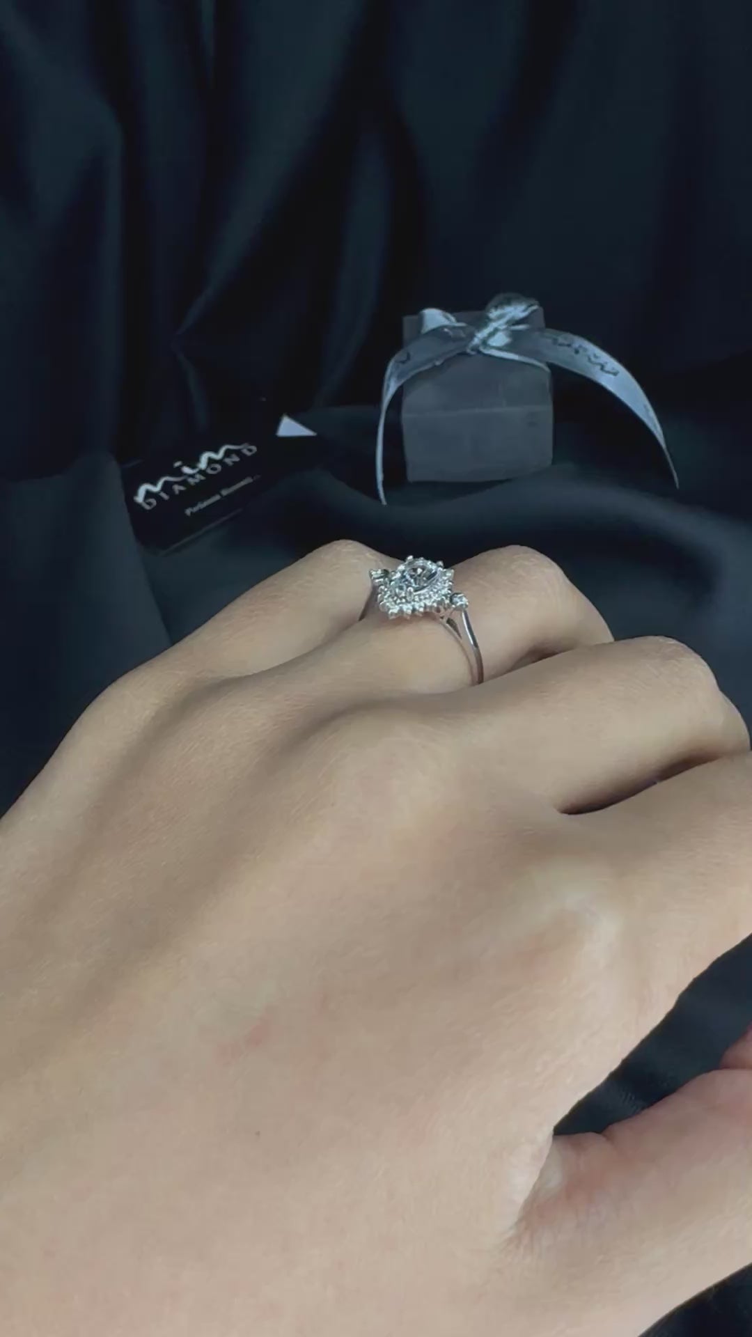 Винтажное кольцо с каплей муассанита - Almach