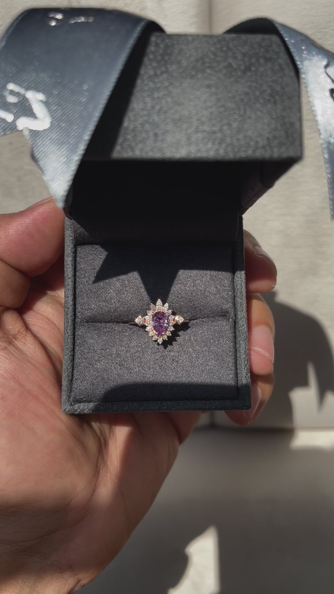 Винтажное кольцо с александритом в форме капли - Alkurah