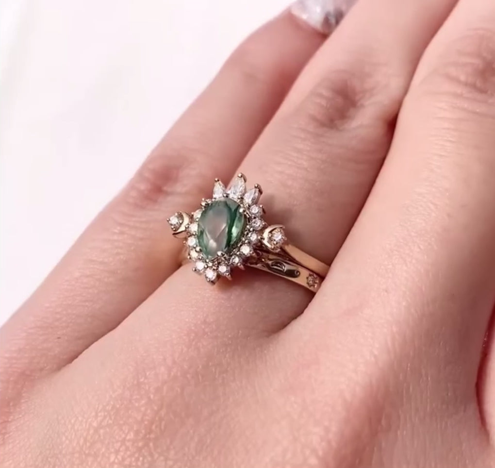 Vintage Teardrop Moss Agate Ring - Aludra