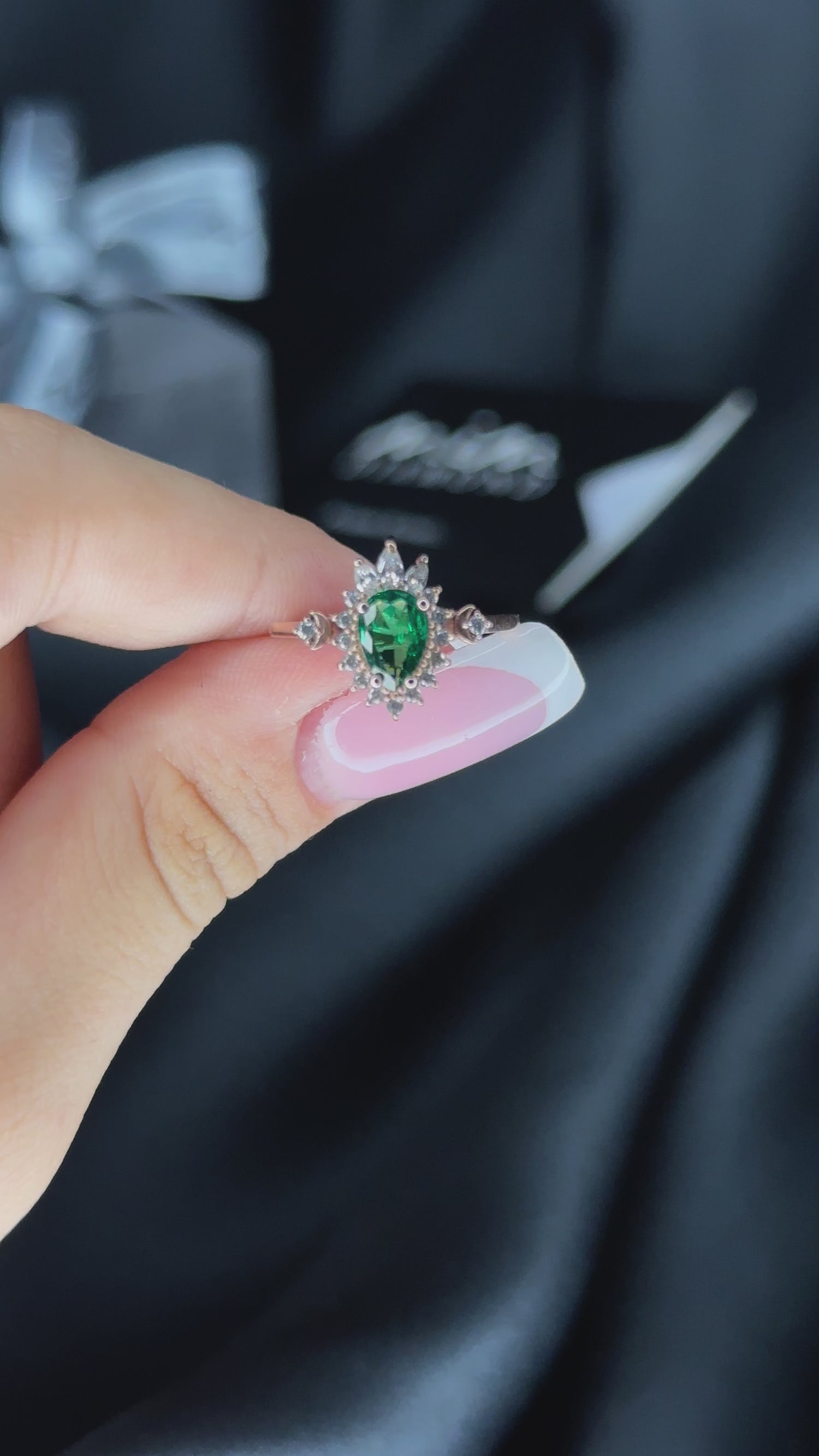 Винтажное кольцо с изумрудом в форме капли - Mintaka