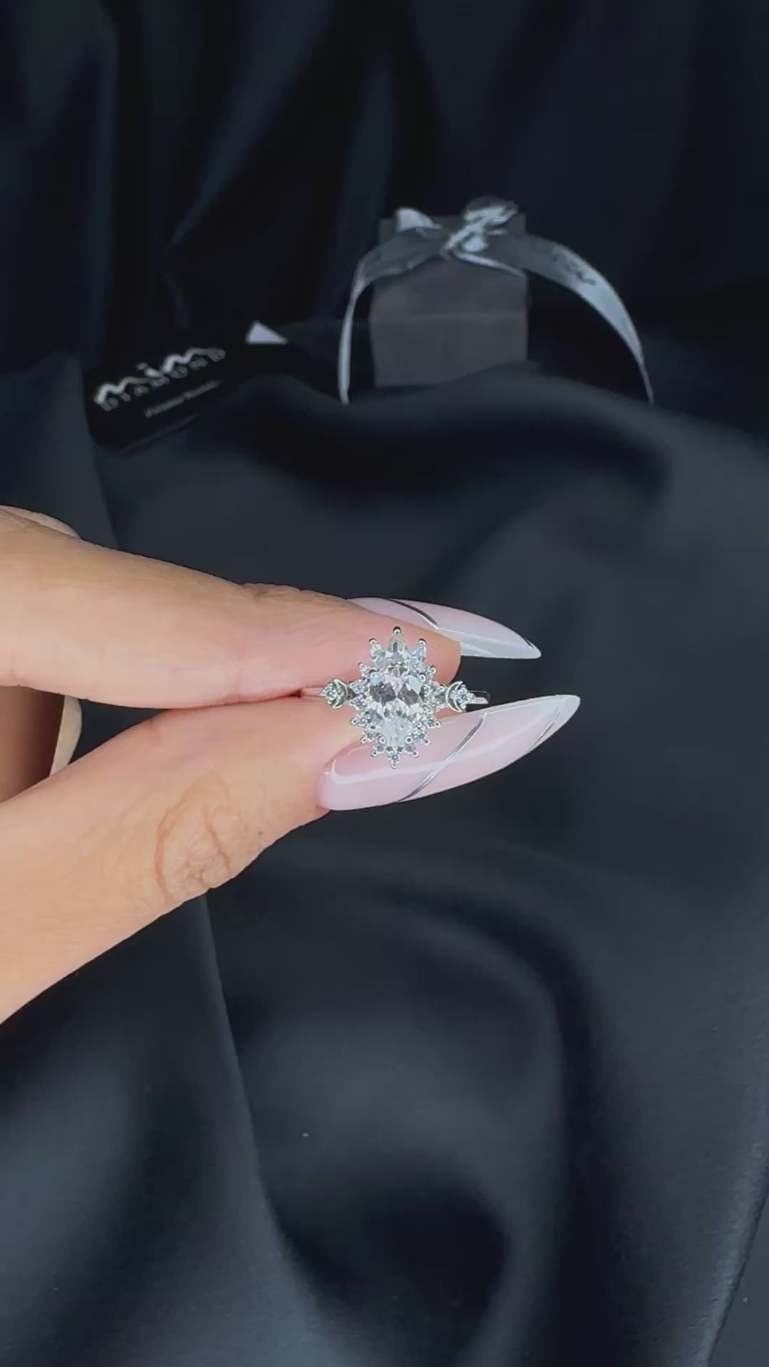 Винтажное кольцо с каплей муассанита - Almach