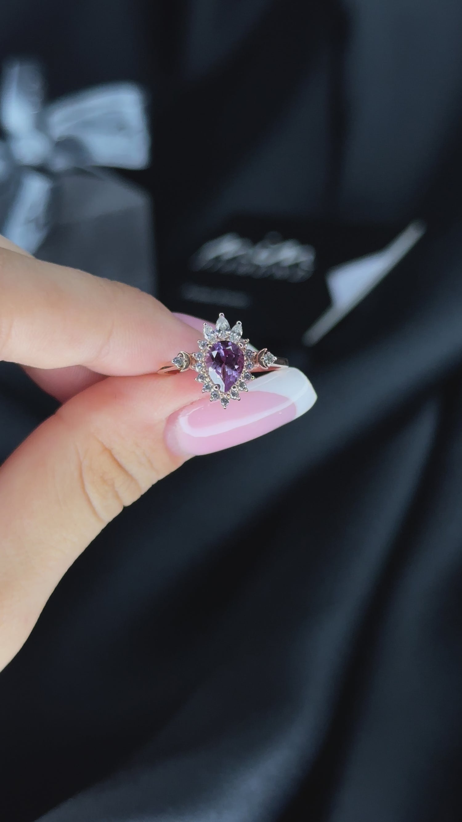 Винтажное кольцо с александритом в форме капли - Alkurah