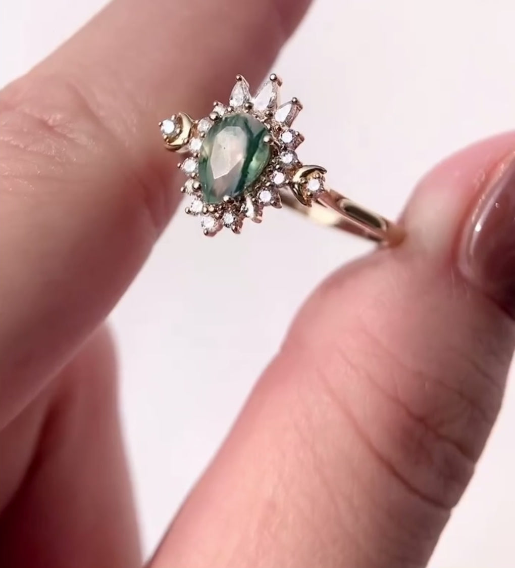 Vintage Teardrop Moss Agate Ring - Aludra