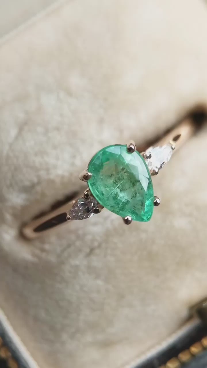 Кольцо Vintage Drop Emerald - Alderamin