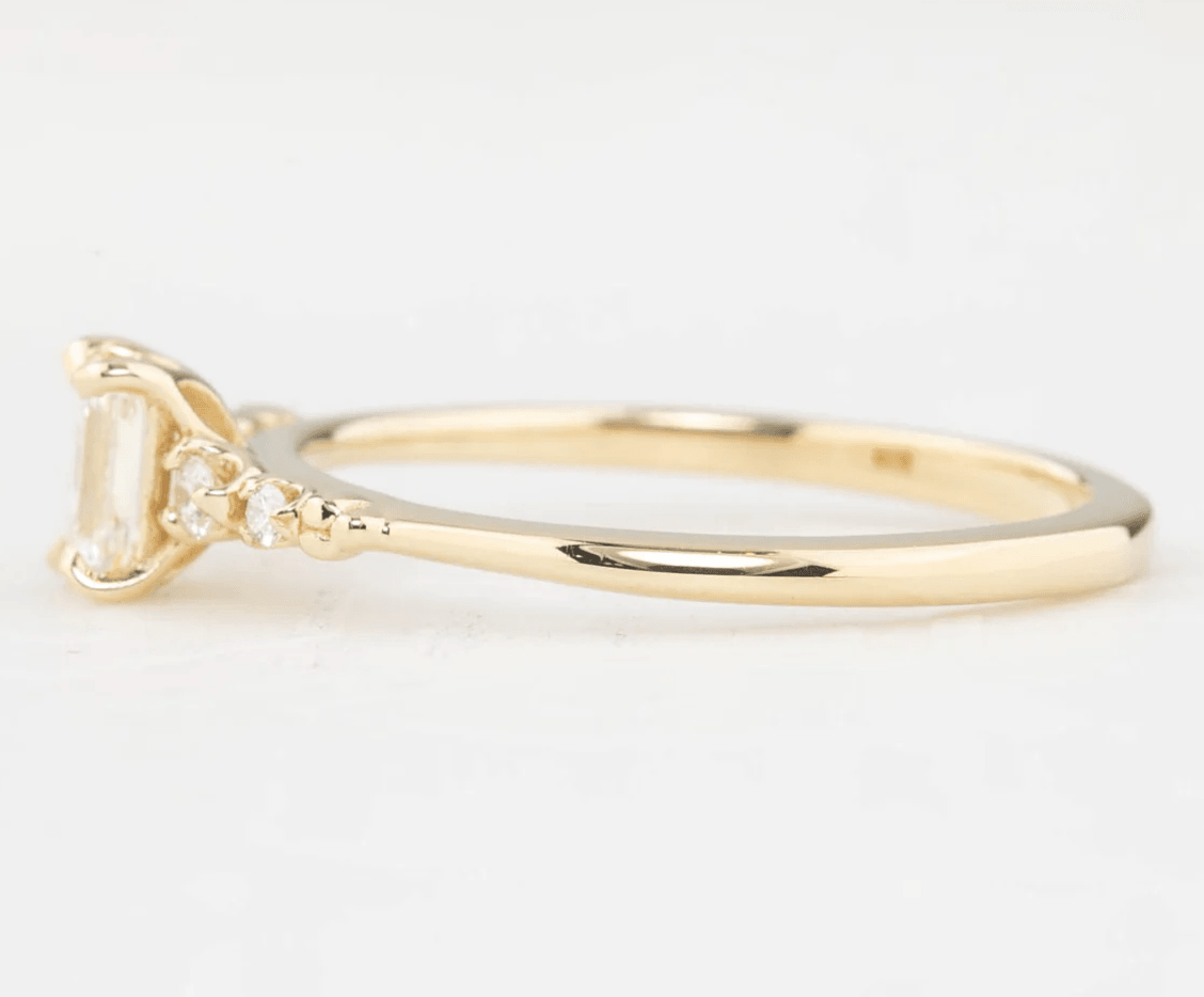 Zümrüt Kesim Tektaş Pırlanta Yüzük - Karen