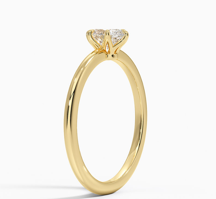 Altı Tırnak Oval 0.40 Karat Tektaş Pırlanta Yüzük