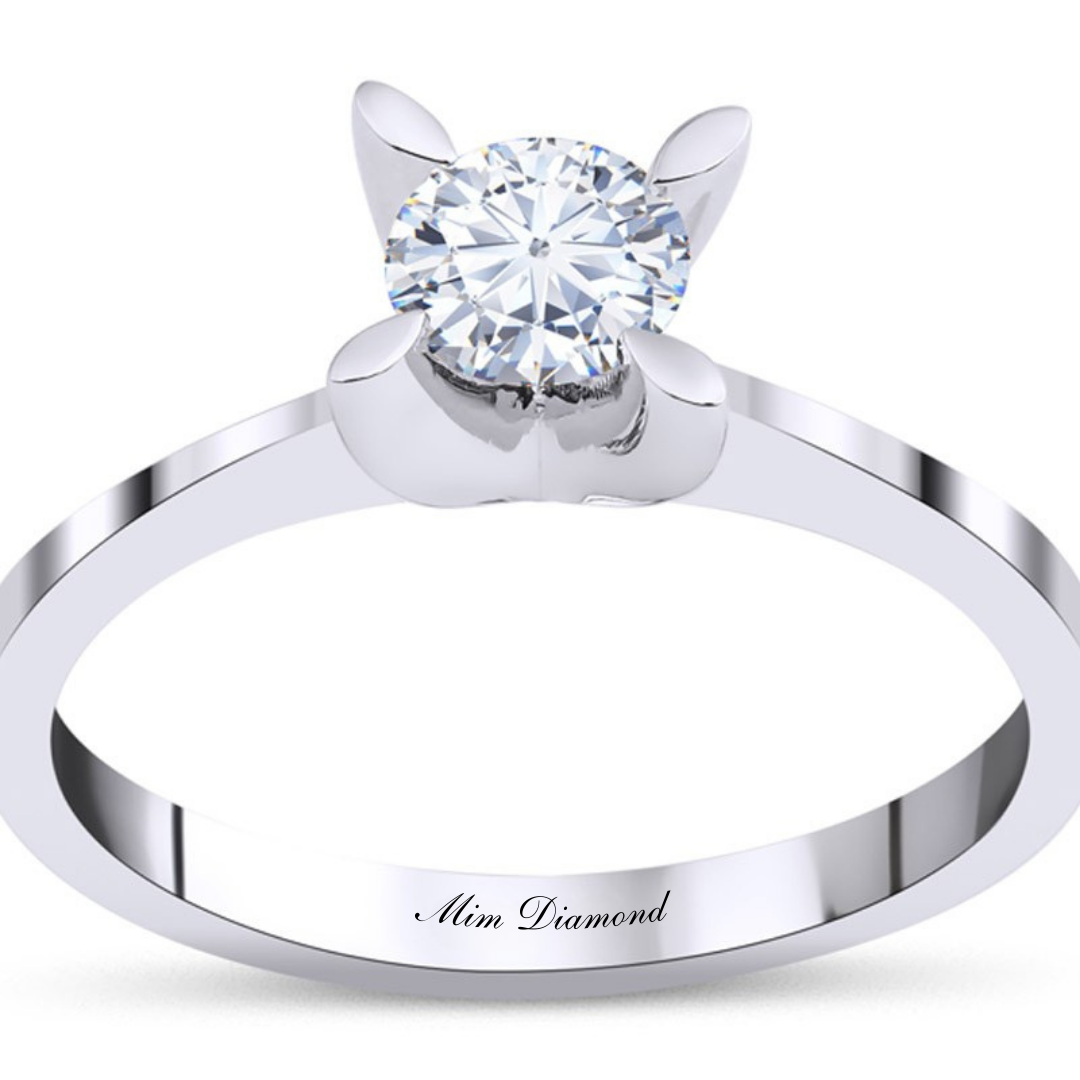 Badem Tırnak Tektaş Pırlanta Yüzük