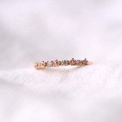TINY FLOWER RING - Mim Diamond
