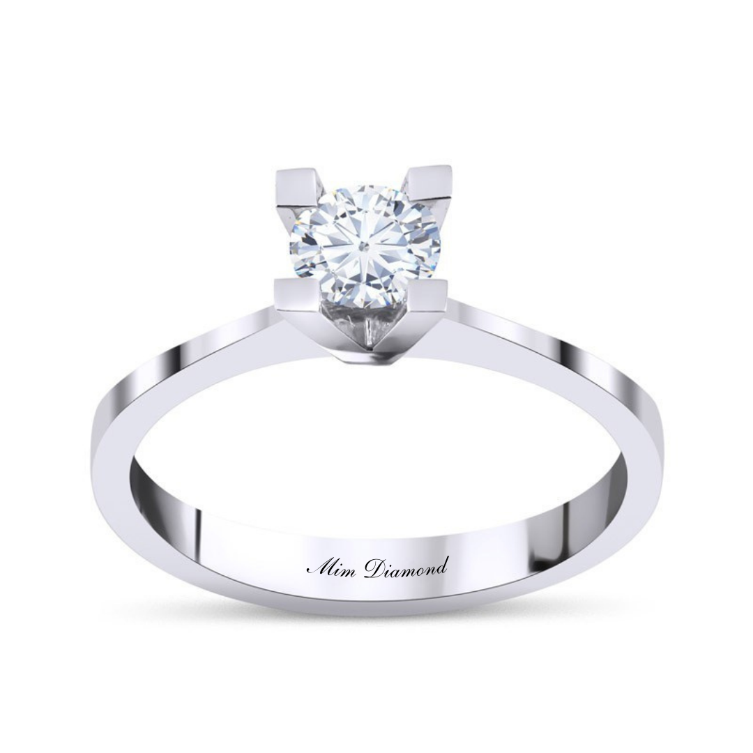 Klasik Model Tektaş Pırlanta Yüzük