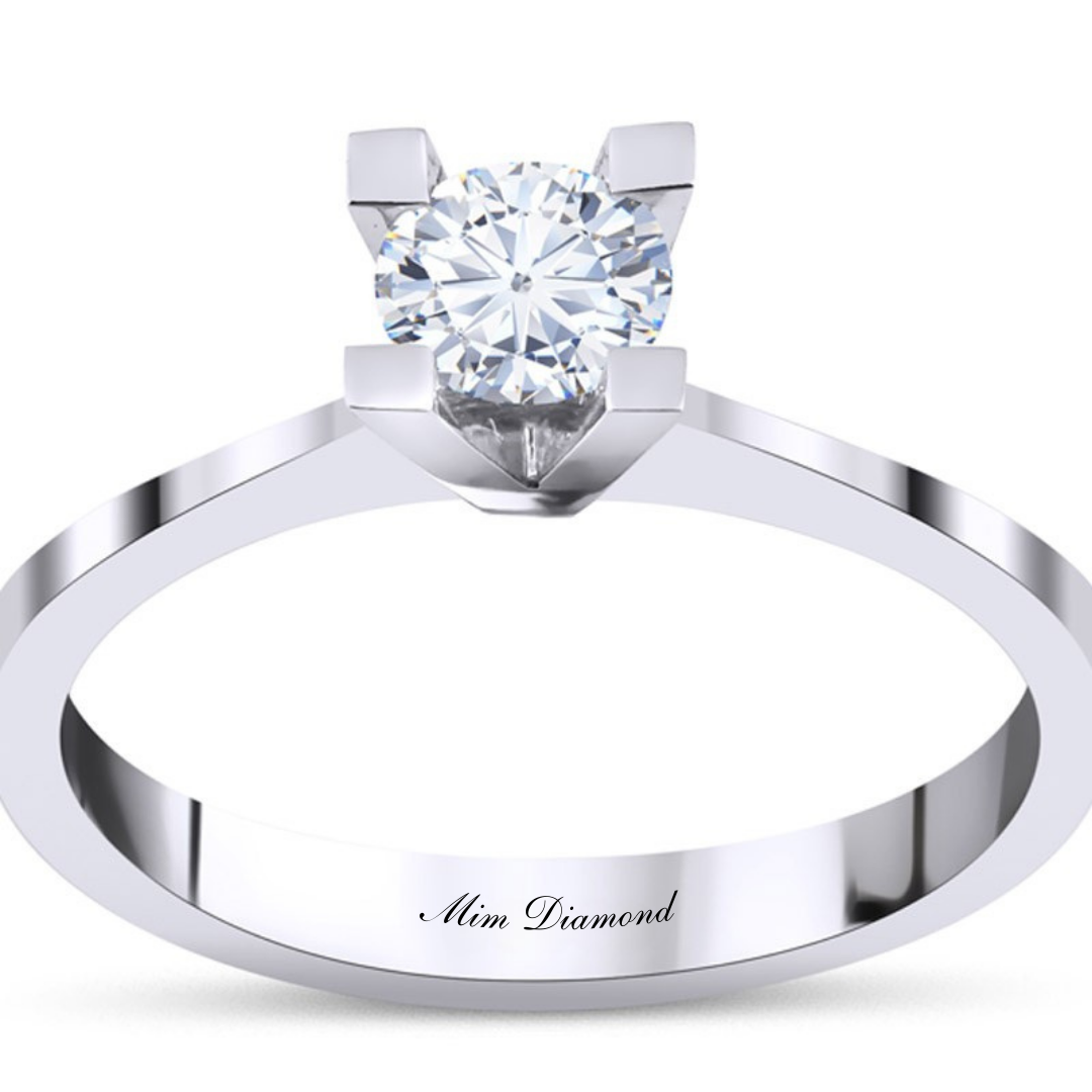 Klasik Model Tektaş Pırlanta Yüzük