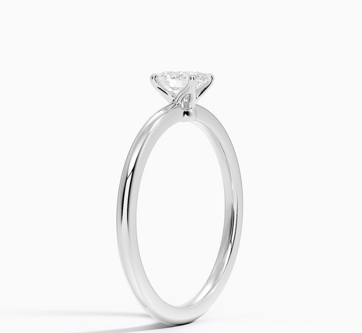 Oval Kesim 0.40 Karat Tektaş Pırlanta Yüzük