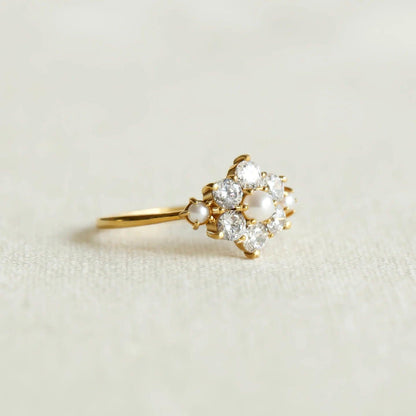 FLOWER CLUSTER RING - Mim Diamond
