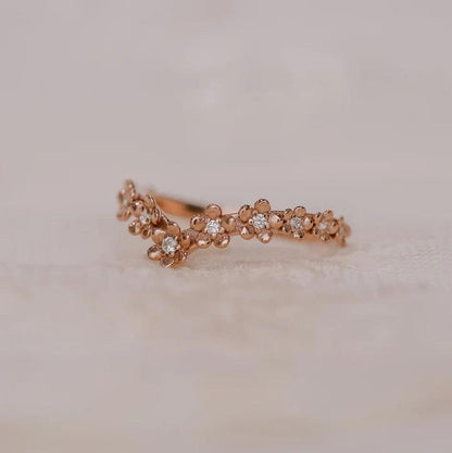 FLOWER CURVED RING - Mim Diamond