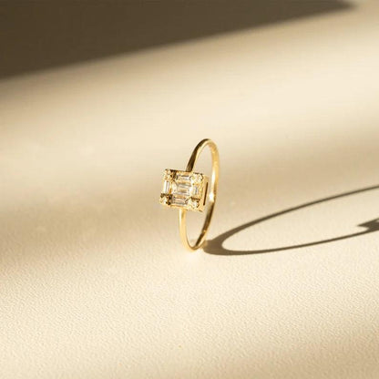 0.25 Karat Baget Pırlanta Yüzük - Karel - Mim Diamond