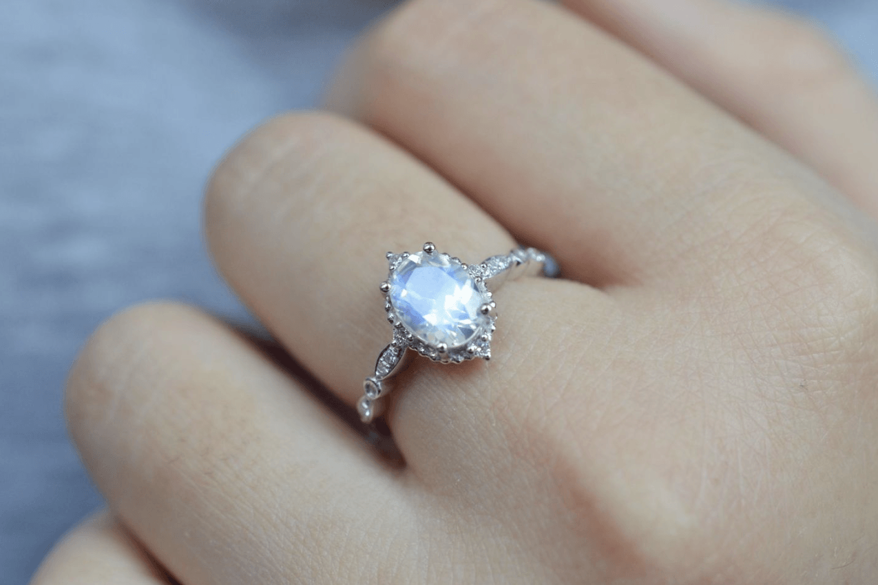 Vintage Oval Aytaşı Yüzük - Terebellum