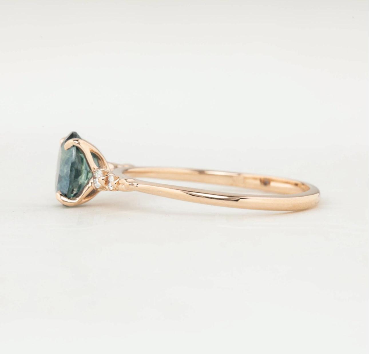 Oval London Blue Safir Vintage Yüzük - Arrival