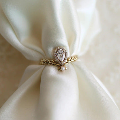 THE FAIRY RING - Mim Diamond