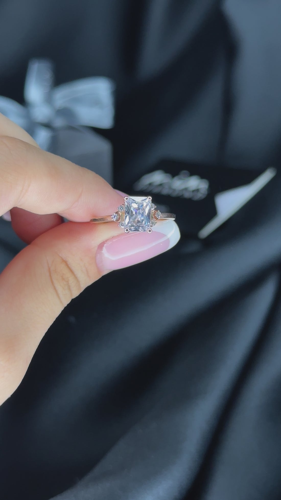 Винтажное кольцо с муассанитом изумрудной огранки - Auva