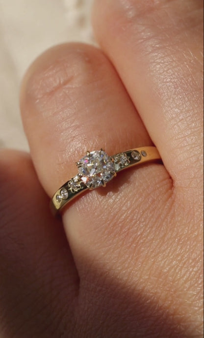 Vintage Diamond Ring - Estan