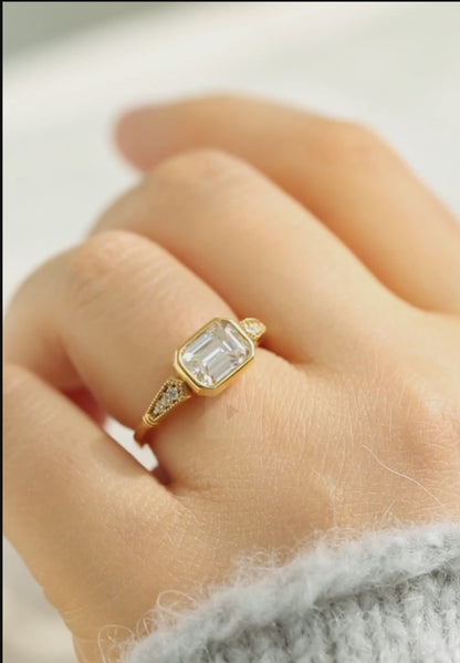 Vintage Emerald Cut Solitaire Ring - Emza
