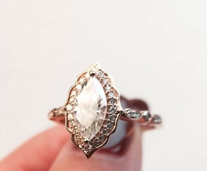 Винтажное кольцо с муассанитом Marquise - Sulafat