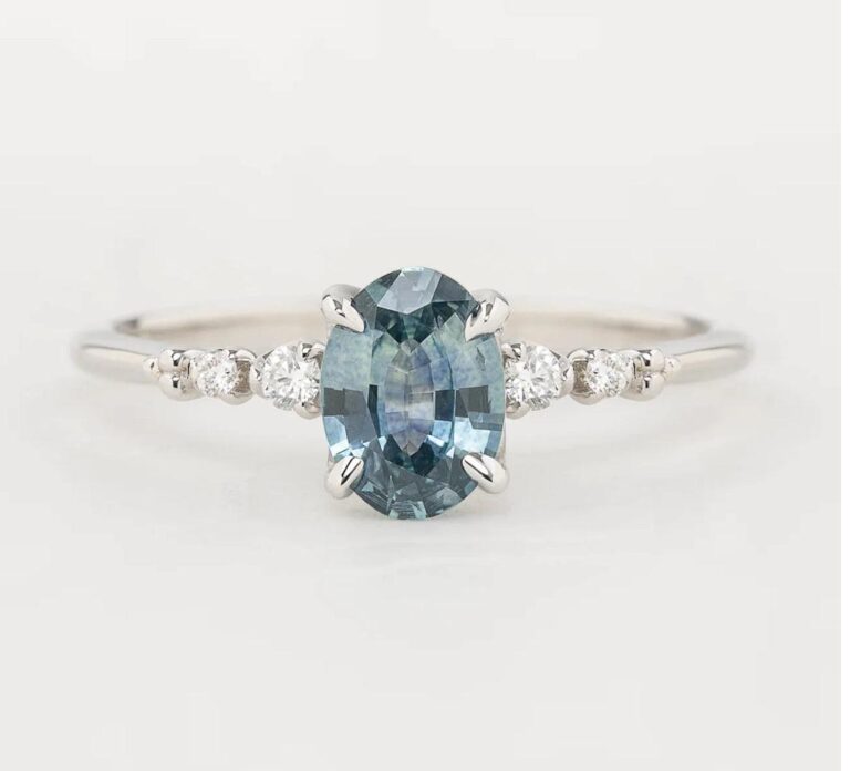 Oval London Blue Safir Vintage Yüzük - Arrival