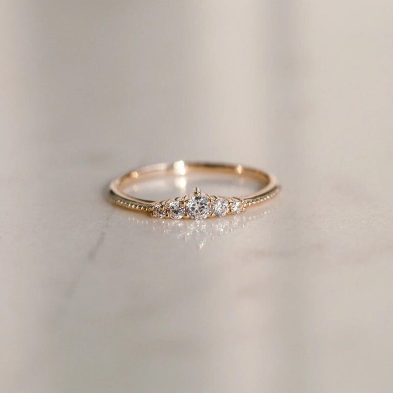 TINY CROWN RING - Mim Diamond